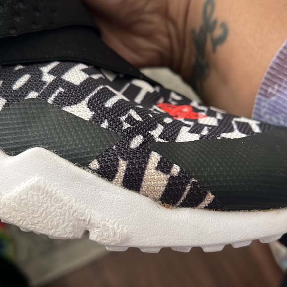 Boys Nike shoes - Picture 7 of 7